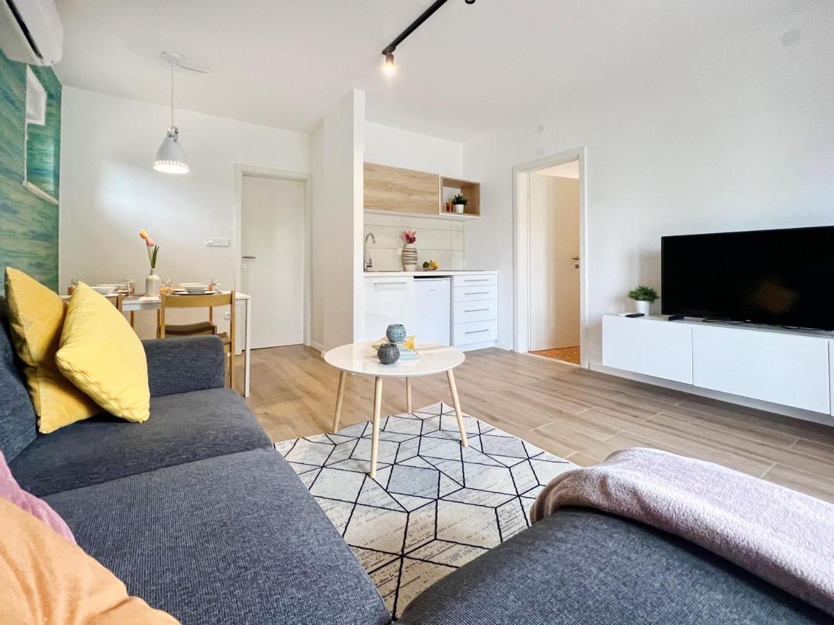 Novigrad Istria Apartments Valerian מראה חיצוני תמונה