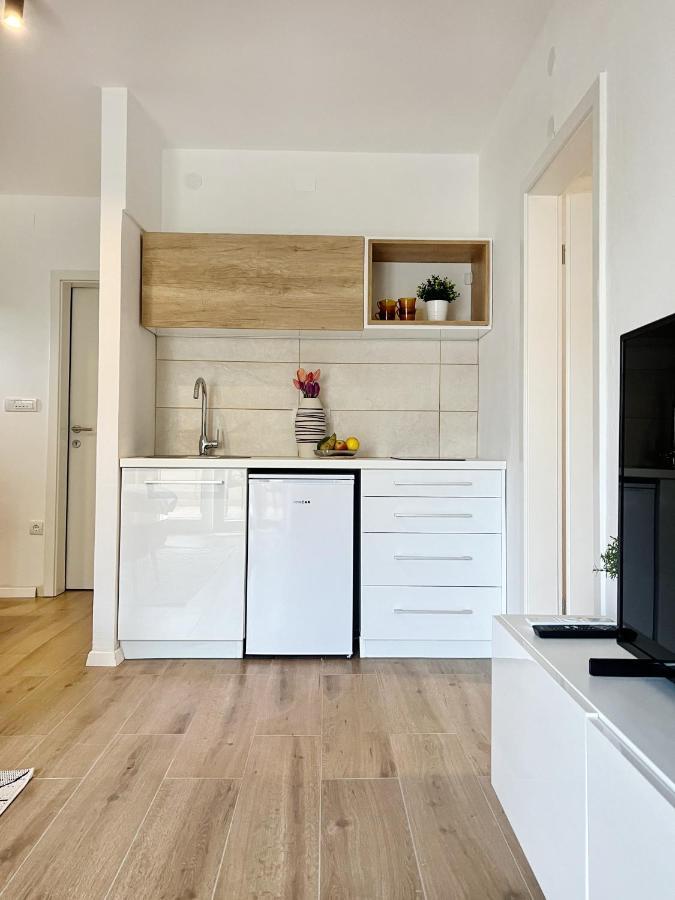 Novigrad Istria Apartments Valerian מראה חיצוני תמונה