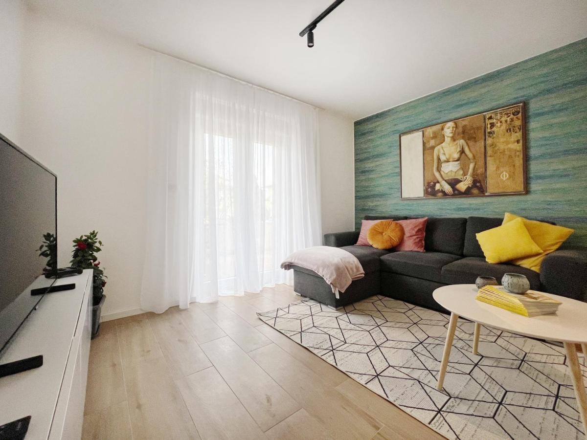 Novigrad Istria Apartments Valerian מראה חיצוני תמונה
