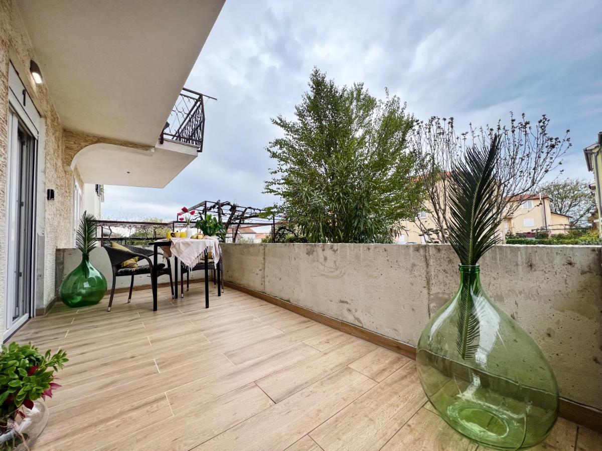Novigrad Istria Apartments Valerian מראה חיצוני תמונה