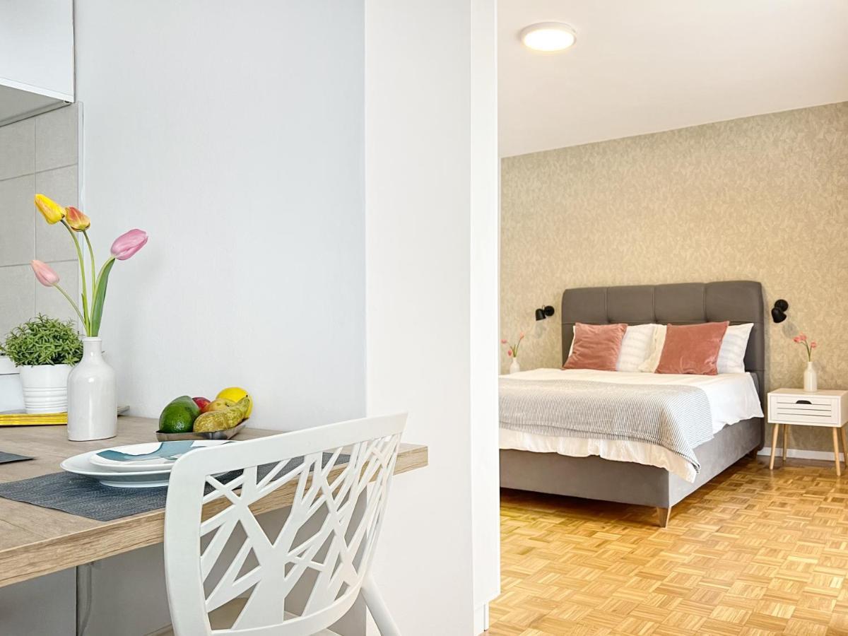 Novigrad Istria Apartments Valerian מראה חיצוני תמונה