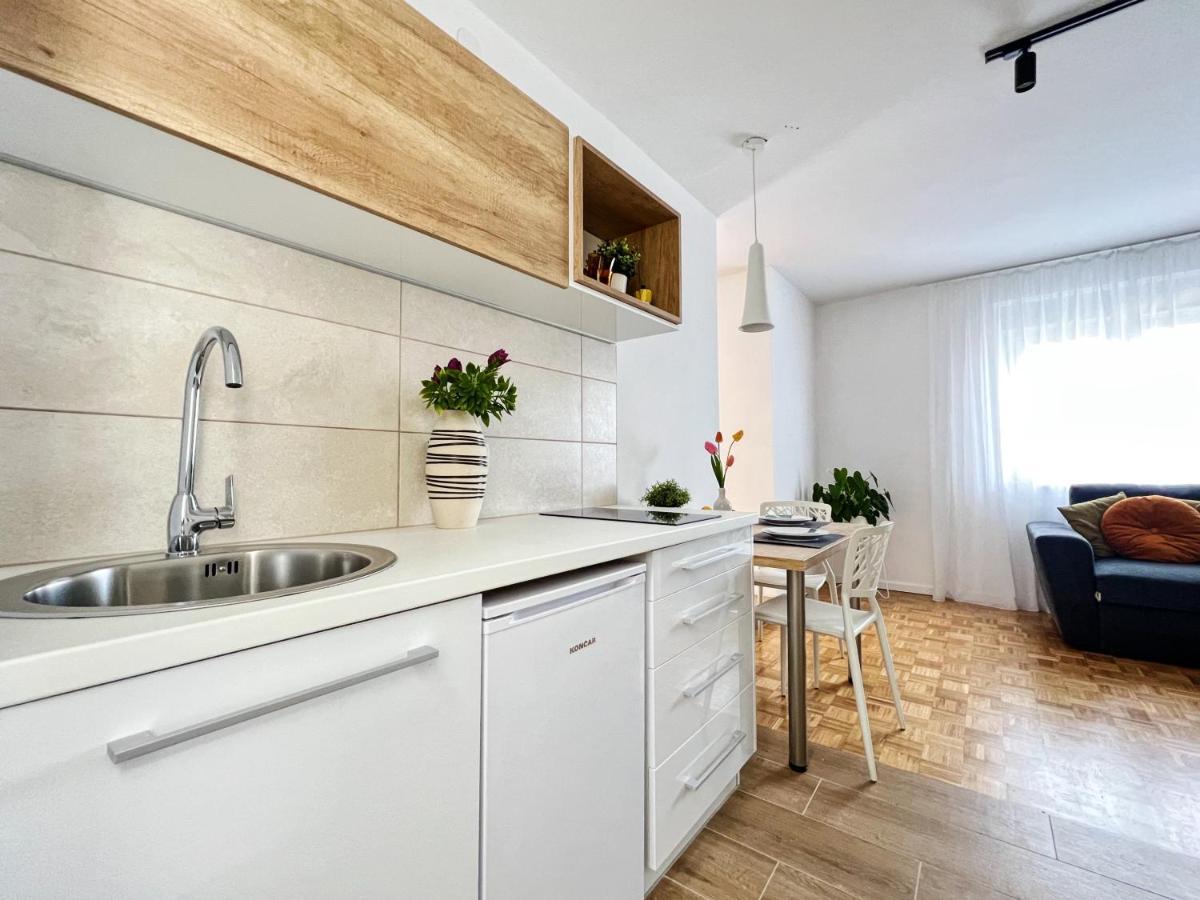Novigrad Istria Apartments Valerian מראה חיצוני תמונה