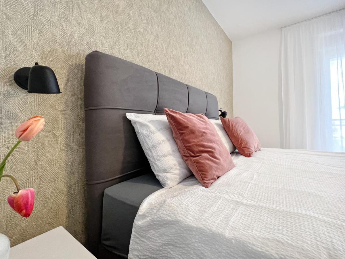 Novigrad Istria Apartments Valerian מראה חיצוני תמונה