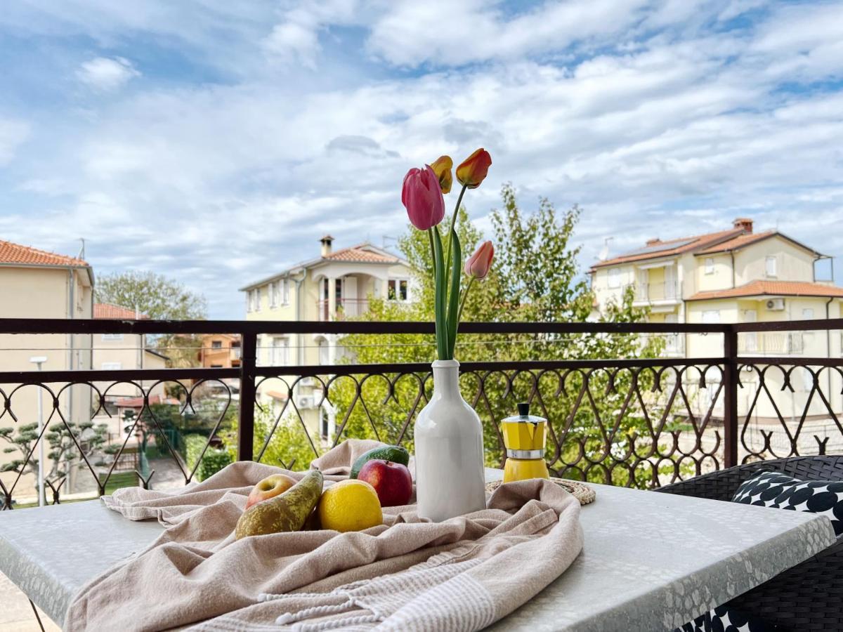 Novigrad Istria Apartments Valerian מראה חיצוני תמונה