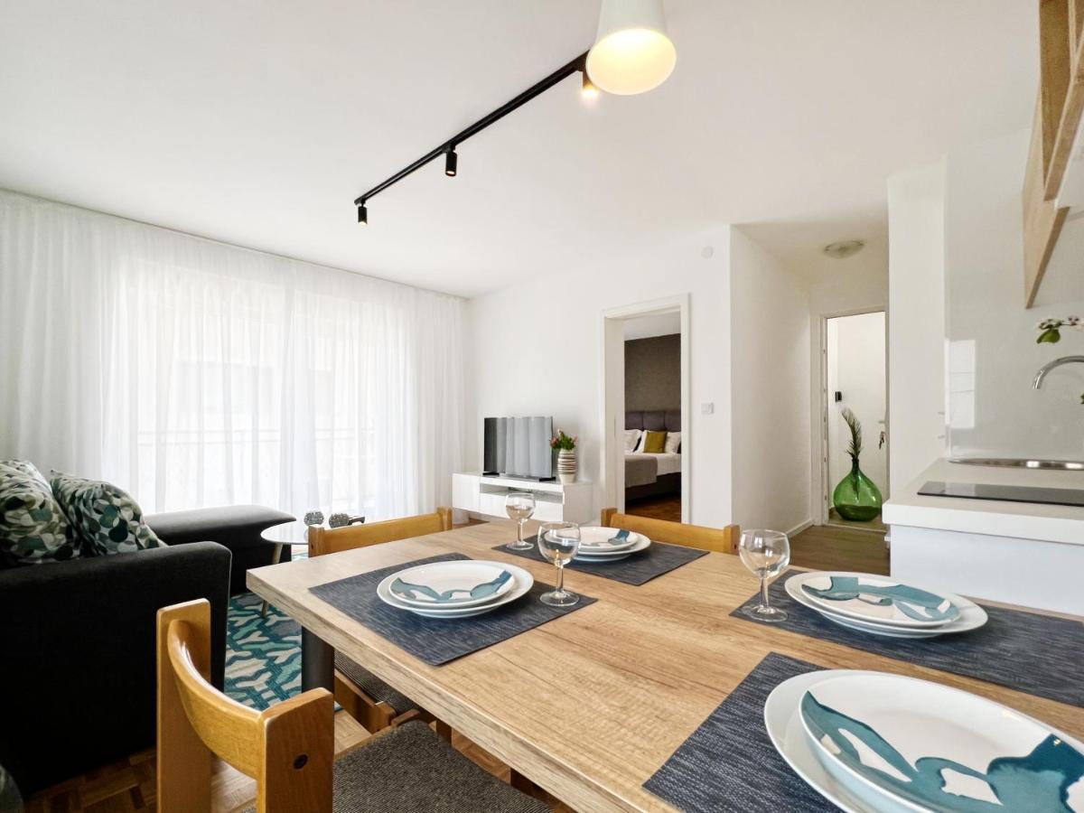 Novigrad Istria Apartments Valerian מראה חיצוני תמונה