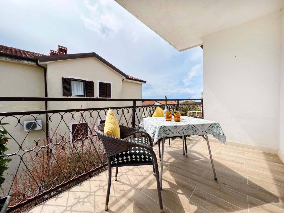 Novigrad Istria Apartments Valerian מראה חיצוני תמונה